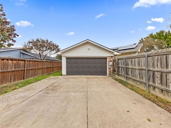 2104  Statler Drive , Carrollton Texas 75007