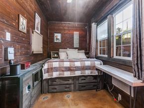 1529  Seegar Street , Dallas Texas 75215