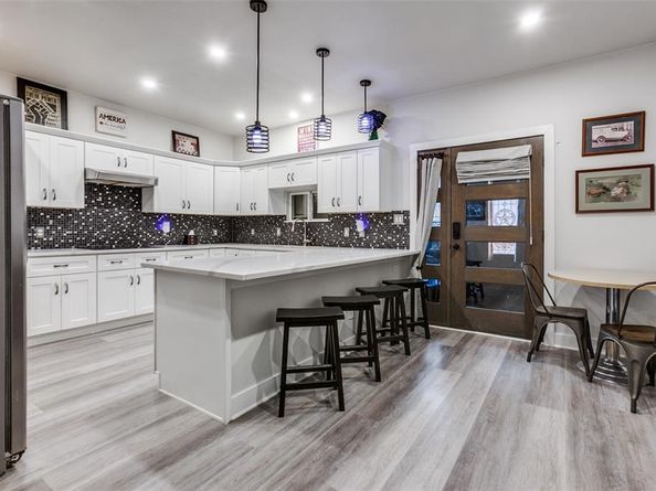 1529  Seegar Street , Dallas Texas 75215