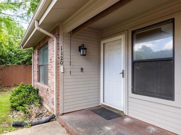 1120  Forest Creek Street , Benbrook Texas 76126