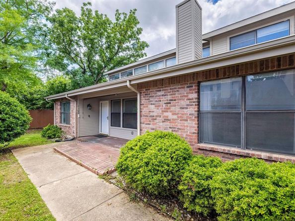 1120  Forest Creek Street , Benbrook Texas 76126