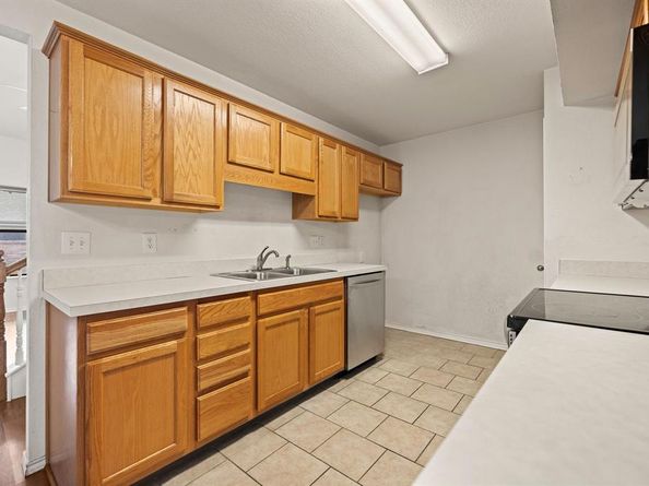 1120  Forest Creek Street , Benbrook Texas 76126