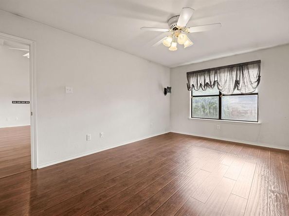 1120  Forest Creek Street , Benbrook Texas 76126