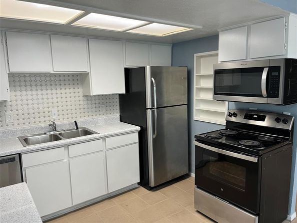 902  Wandering Way Drive , Allen Texas 75002