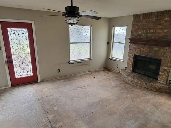 2839  Handley Drive , Fort Worth Texas 76112