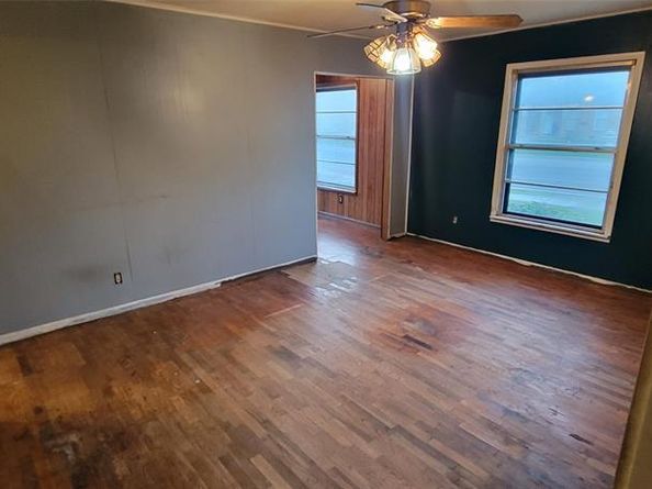 2839  Handley Drive , Fort Worth Texas 76112