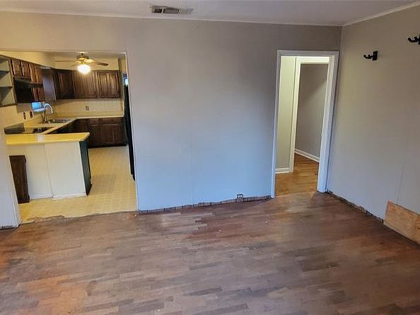 2839  Handley Drive , Fort Worth Texas 76112