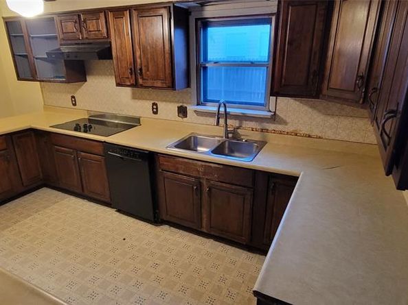 2839  Handley Drive , Fort Worth Texas 76112