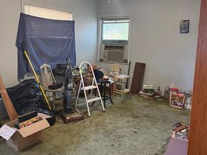 3230 S Llewellyn Avenue , Dallas Texas 75224