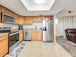 527  Towne House Lane , Richardson Texas 75081