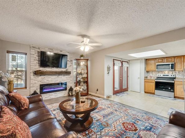 527  Towne House Lane , Richardson Texas 75081