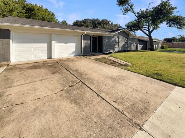 2021  Brentwood Lane , Carrollton Texas 75006