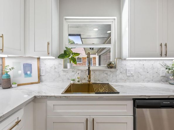 811  Tarryall Drive , Dallas Texas 75224