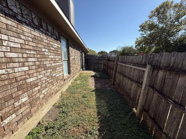 1703  Leroy Road , Dallas Texas 75217