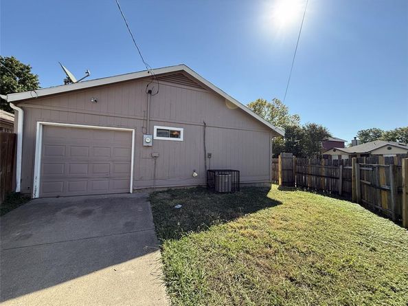 1703  Leroy Road , Dallas Texas 75217