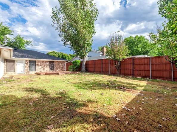 1930  Vista Oaks Drive , Carrollton Texas 75007