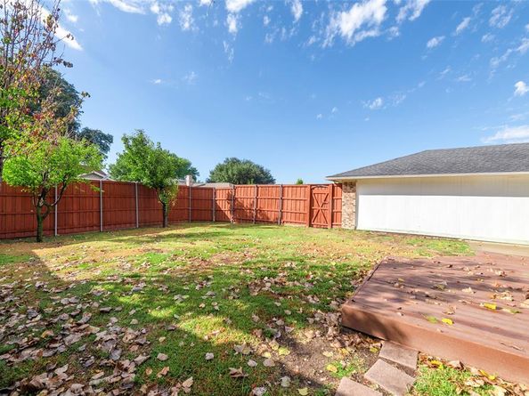 1930  Vista Oaks Drive , Carrollton Texas 75007