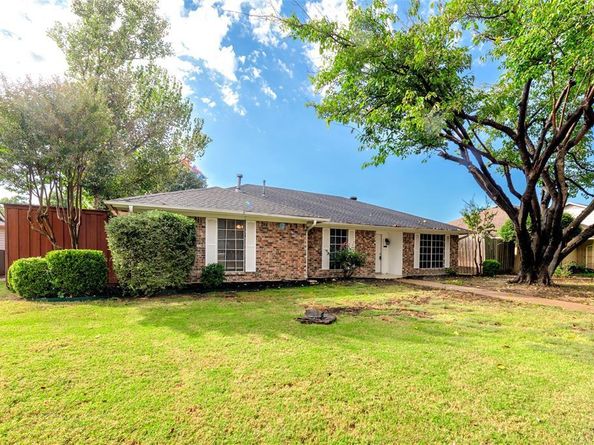 1930  Vista Oaks Drive , Carrollton Texas 75007