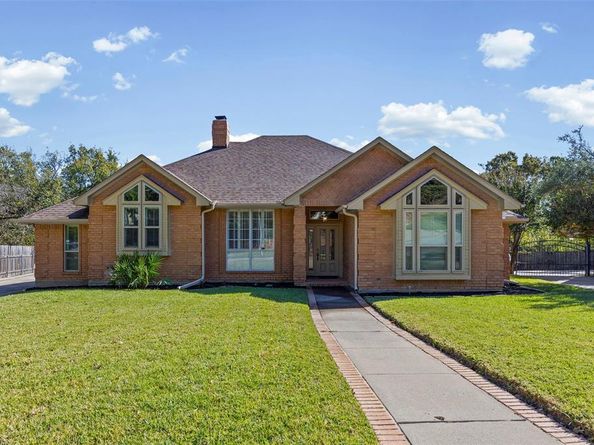 5306  High Trail Court , Arlington Texas 76017