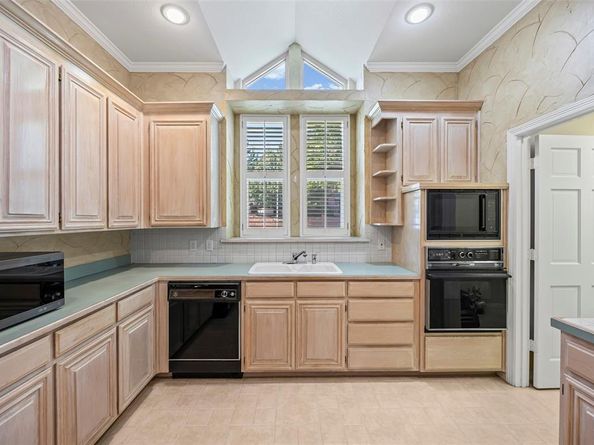 5306  High Trail Court , Arlington Texas 76017