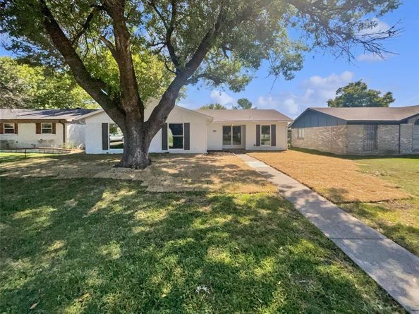 922  Laguna Drive , Garland Texas 75043