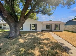 922  Laguna Drive , Garland Texas 75043