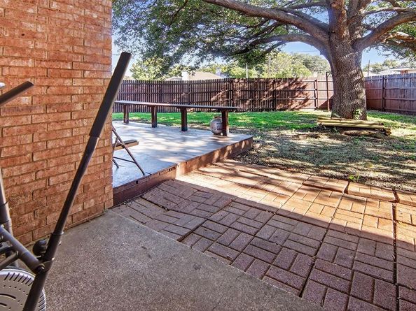 915  Greenridge Drive , Arlington Texas 76017