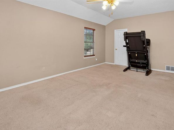 915  Greenridge Drive , Arlington Texas 76017