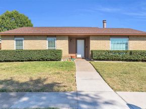 2106  Clark Trail , Grand Prairie Texas 75052