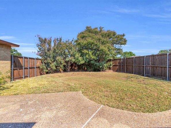 2106  Clark Trail , Grand Prairie Texas 75052