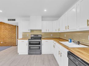 2106  Clark Trail , Grand Prairie Texas 75052