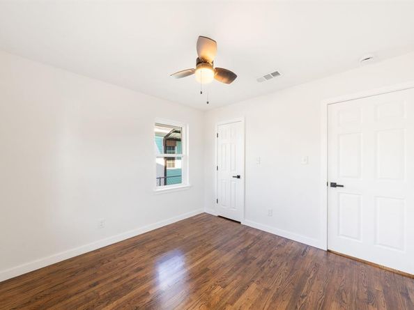 806 E Woodin Boulevard , Dallas Texas 75216