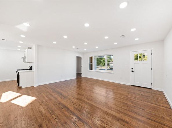 806 E Woodin Boulevard , Dallas Texas 75216