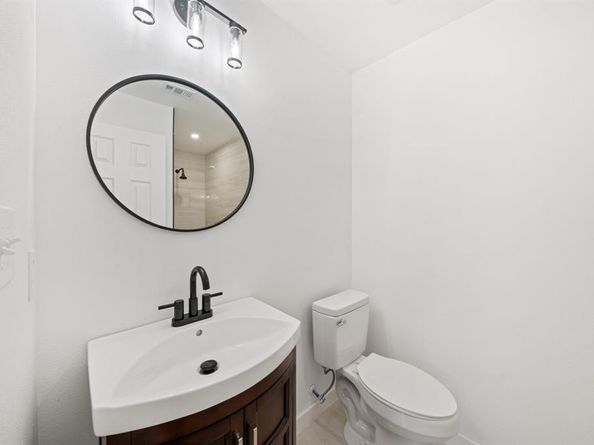 806 E Woodin Boulevard , Dallas Texas 75216