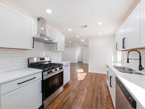 806 E Woodin Boulevard , Dallas Texas 75216