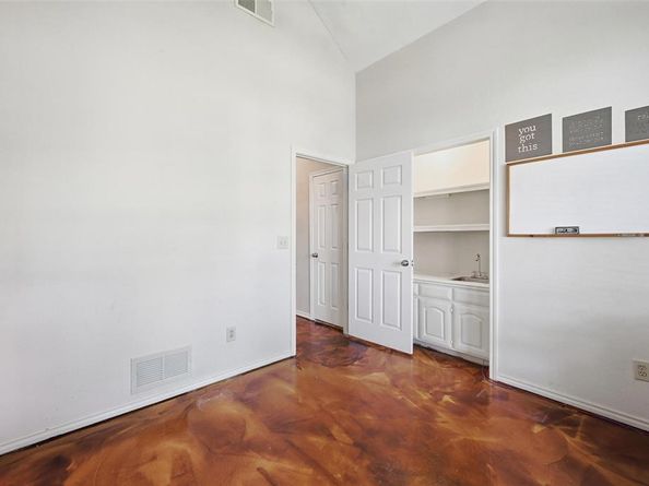 2680  Creekside Court , Highland Village Texas 75077