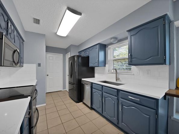 7113  Lo Chalmers Lane , Garland Texas 75043