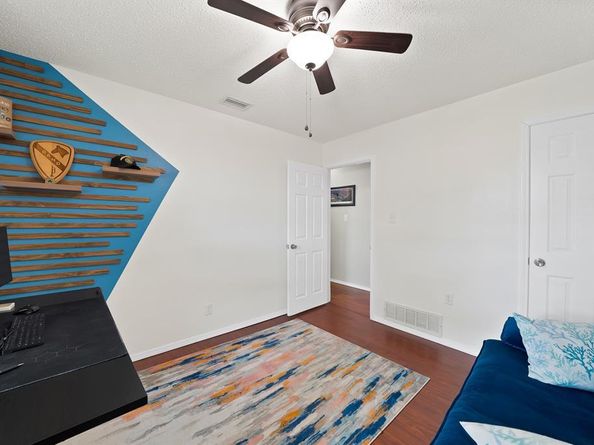 7113  Lo Chalmers Lane , Garland Texas 75043
