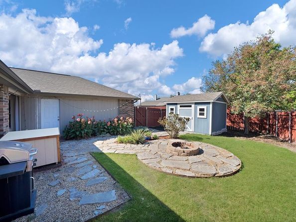 7113  Lo Chalmers Lane , Garland Texas 75043