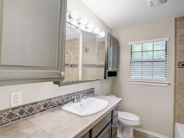 1514  Baxley Street , Carrollton Texas 75006