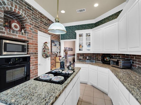 2616  Brookwood Drive , Mansfield Texas 76063