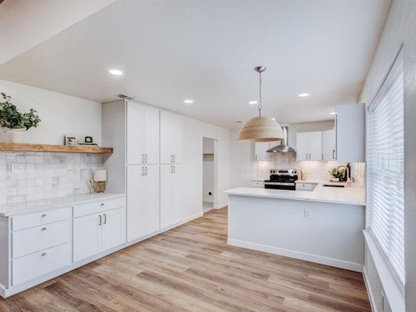 1914  Kynette Drive , Euless Texas 76040