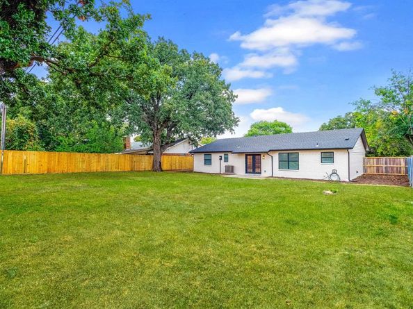 1914  Kynette Drive , Euless Texas 76040