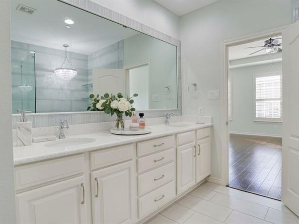 15846  Breedlove Place  152, Addison Texas 75001