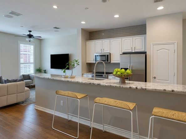 15846  Breedlove Place  152, Addison Texas 75001