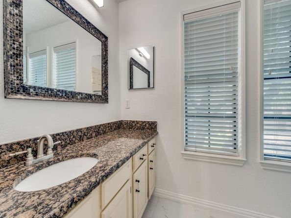 404  Santa Fe Trail  54, Irving Texas 75063