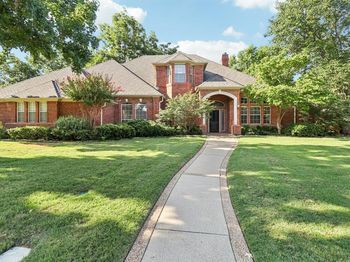 2805  Red Oak Court E