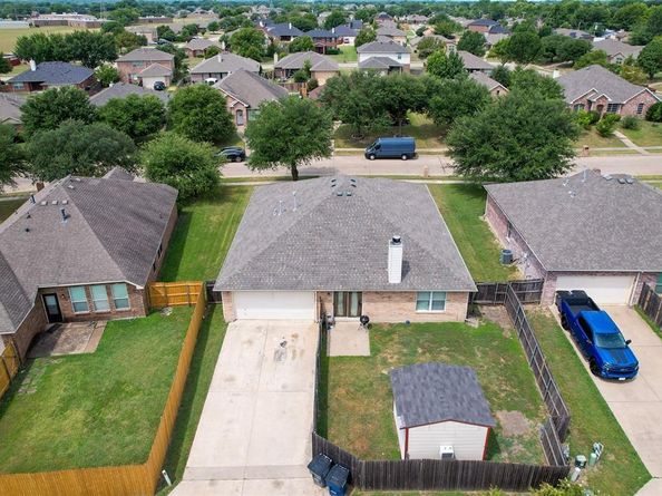 614  Rolling Meadows Drive , Lancaster Texas 75146