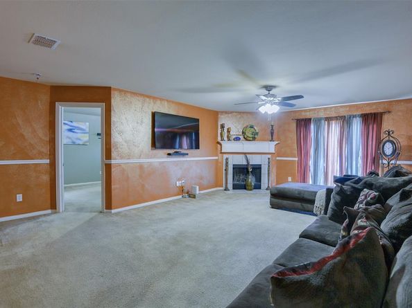 614  Rolling Meadows Drive , Lancaster Texas 75146