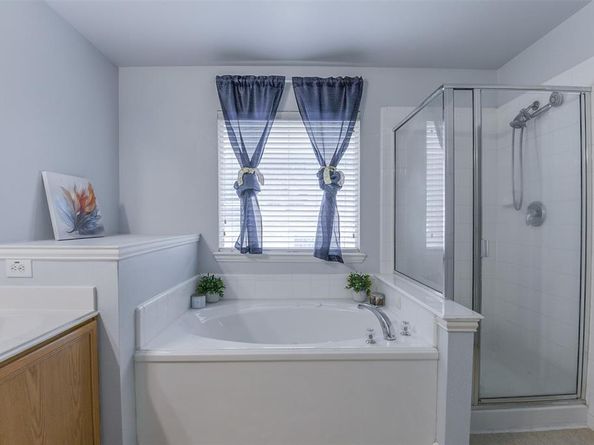 614  Rolling Meadows Drive , Lancaster Texas 75146